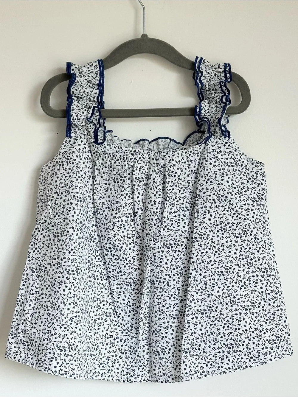 Brand New w Tags! FOREVER YOUNG Navy Mini Floral Top Size 7Y